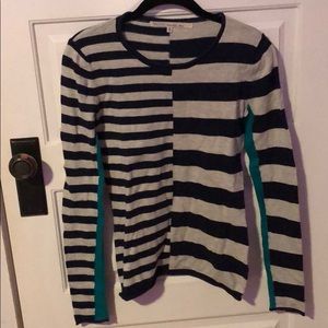 Navy stripped sweater